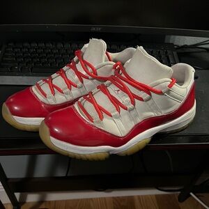 Jordan 11 Cherry Low (2015)